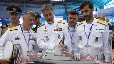 إيران تزود لأول مرة إحدى بوارجها بنظام مدفعي دفاعي محلي الصنع