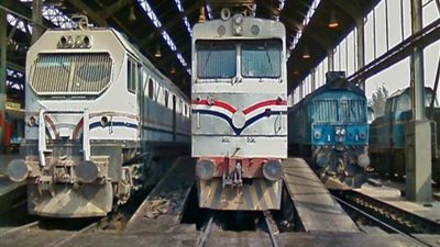 السكك الحديدية: ندرس مقترح وضع سلات للقمامة في عربات الدرجة الثالثة