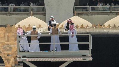 عاجل.. أخبار السعودية اليوم | فك أركان كسوة الكعبة استعدادًا لتبديلها غدًا