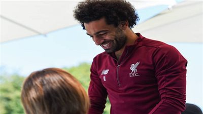 أزمات محمد صلاح مع ليفربول والجماهير.. بدأت مع الرقم 9 وانتهت بتجاهل مشجع الريدز (تقرير)