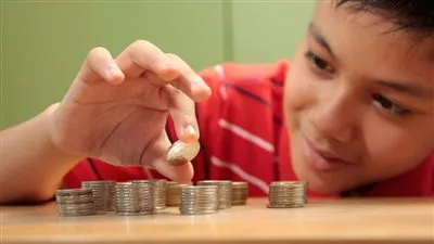 خبيرة تواصل توضح أهمية مصروف الجيب للأطفال وكيفية التعامل مع النقود