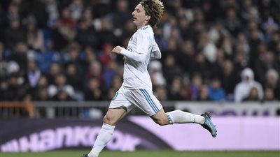 بالأرقام.. ماذا قدم مودريتش للتواجد بين المرشحين للفوز بجائزة أفضل لاعب في أوروبا؟