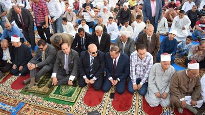 القيادات التنفيذية والأمنية يؤدون صلاة عيد الأضحى وسط احتفالات المواطنين في سوهاج (صور)