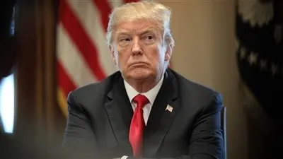 ترامب ينتقد تويتر وفيس بوك لأمر 