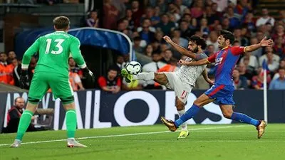 مدافع برايتون: ليفربول أكثر رعبا من مانشستر يونايتد