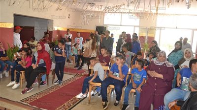 محافظ السويس يهنئ أطفال دار الحنان والرحمة وأنس بن مالك بعيد الأضحى المبارك 