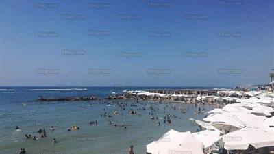 إقبال كبير من المصطافين إلى شواطئ الإسكندرية ثاني أيام العيد (صور)