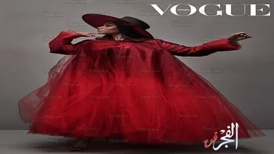 نيكي ميناج تظهر بإطلالة من تصميمات 