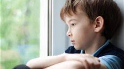 ساعدي طفلكِ للتعامل مع حزنه بهذه الخطوات