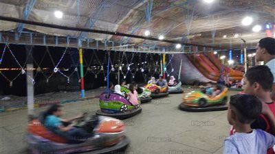 أهالي السويس يتوافدون على المتنزهات الليلية في ثالث أيام عيد الأضحى (صور)