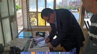 جولة لرئيس السكة الحديد تسفر عن تحويل موظفين بالهيئة للتحقيق (صور)
