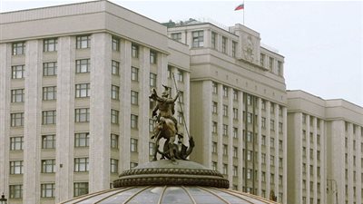 برلماني روسي: تصريحات مستشار الرئيس الأمريكي حول العقوبات تعبر عن 