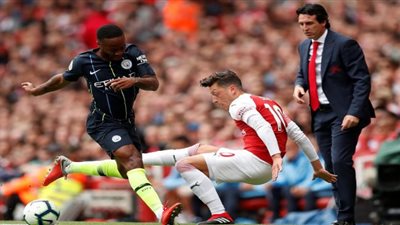 إيمري ينفي الشجار مع أوزيل في تدريبات أرسنال