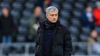 مورينيو يواجه شبح الوداع وفرصة 