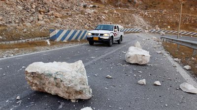 3 قتلى و243 مصابًا حصيلة ضحايا زلزال إيران