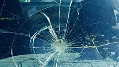 شروط إصلاح خبطات الزجاج الأمامي بالسيارة 