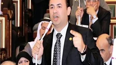 برلماني تعليقا على عدم ترخيص التوك توك: 