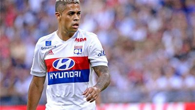 مهاجم ليون الفرنسي يقترب من ريال مدريد