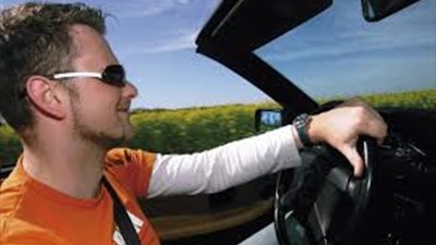 مواصفات النظارة الشمسية التي تناسب السائق لقيادة آمنة في الصيف