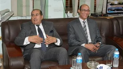 محافظ سوهاج يهنئ رئيس المحكمة الابتدائية بمناسبة توليه المنصب (صور) 