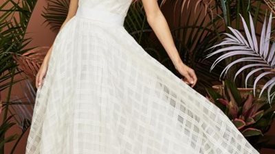 للعروس.. فساتين زفاف بدون أكمام لإطلالة جريئة (صور)