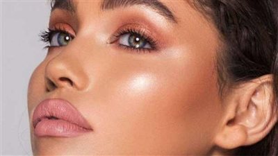 لصاحبة البشرة السمراء.. ألوان ظلال عيون تناسب ملامحك (صور)