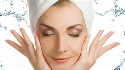 اكتشفي فوائد زيت الورد للبشرة