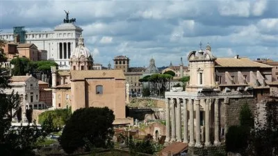 انهيار سقف كنيسة تاريخية بالعاصمة الإيطالية