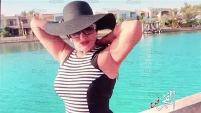 بعد نشرها هذا الفيديو.. وصلة غزل لفيفي عبده من جمهورها