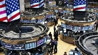 البورصة الأمريكية تتراجع بالمستهل مع تزايد القلق التجارى