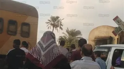 انفصال عربتين قطار عن بعضهما بالقرب من 