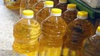 التحفظ على 5 طن زيت طعام بمصنع غير مرخص ببنها