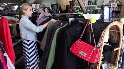 مطار أسترالي یوزع 