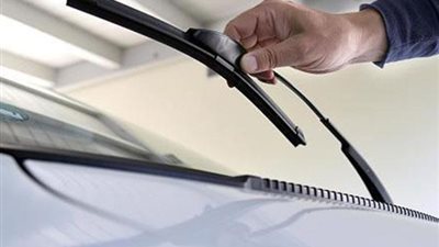 للسائق.. احذر من استخدام مساحات السيارة في هذه الحالة!