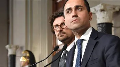  نائب رئيس الوزراء الإيطالي يتحدى مطالب وكالات التصنيف الائتماني