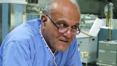 'برلماني' يروي موقف راقٍ لـ'مجدى يعقوب' داخل مركز تجاري بأسوان