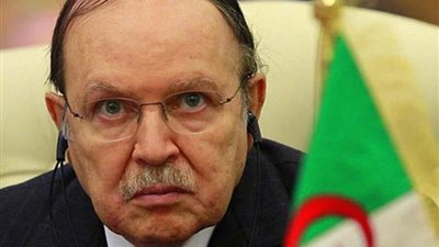 الرئيس الجزائري يقيل مسؤولا محليا كبيرا