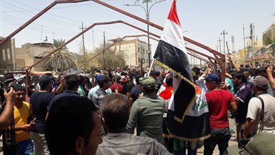 إصابة عدد من المتظاهرين برصاص قوات الأمن في البصرة