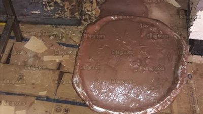 تفاصيل ضبط 4 أطنان شيكولاتة لا تحمل بيانات داخل مصنع في أكتوبر (صور)