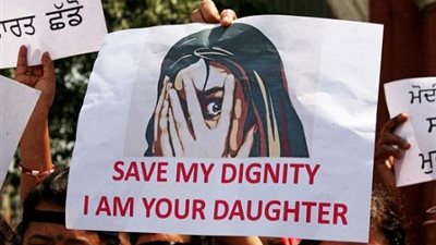 القبض على 5 أشخاص بتهمة اختطاف وقتل طفلة في الهند