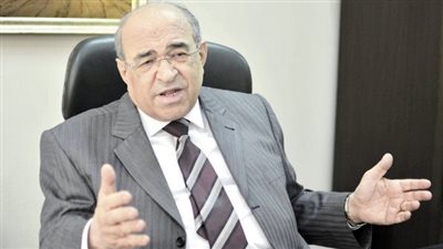 مصطفى الفقي: 