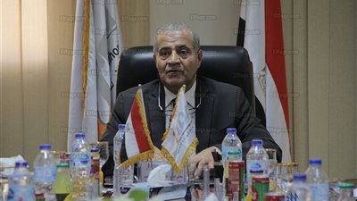 وزير التموين ورئيس جهاز تنمية التجارة الداخلية يستعرضان مشاكل المستثمرين (صور)