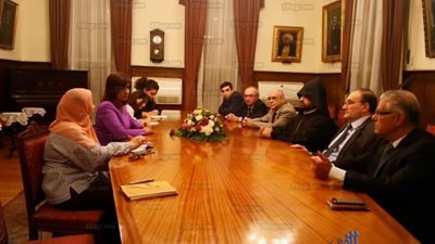 وزيرة الهجرة تلتقي مطران الأرمن الأرثوذكس بمصر (صور)