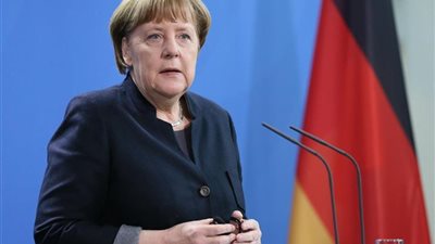 ميركل تتهم حزبا من اليمين بإذكاء التوتر العرقي في ألمانيا