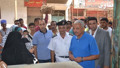 محافظ السويس يشدد الالتزام بوزن وجودة رغيف العيش (صور)