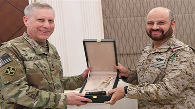 عاجل.. أخبار السعودية اليوم | رئيس هيئة الأركان العامة يكرِّم رئيس بعثة التدريب العسكرية الأمريكية