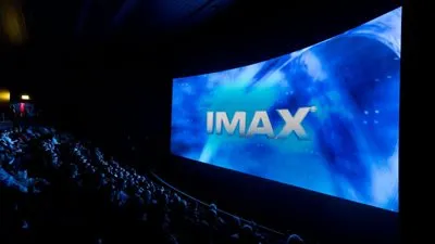 IMAX تقدم برنامج اعتماد جديد للشاشات وأجهزة العرض والصوت المنزلية