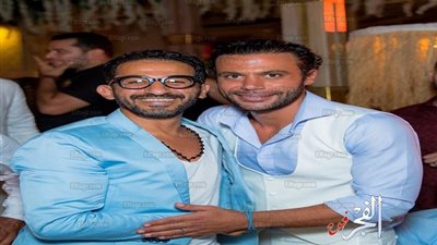 محمد إمام يشارك جمهوره بصور جديدة من فرحه