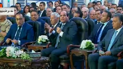 السيسي يوجه بفحص الكباري التي مر على إنشائها 10 سنوات: 'أنا منكم وعارف الوضع'