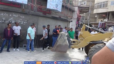 مدير أمن السويس يقود حملة لإزالة الاشغالات بالميادين (صور)